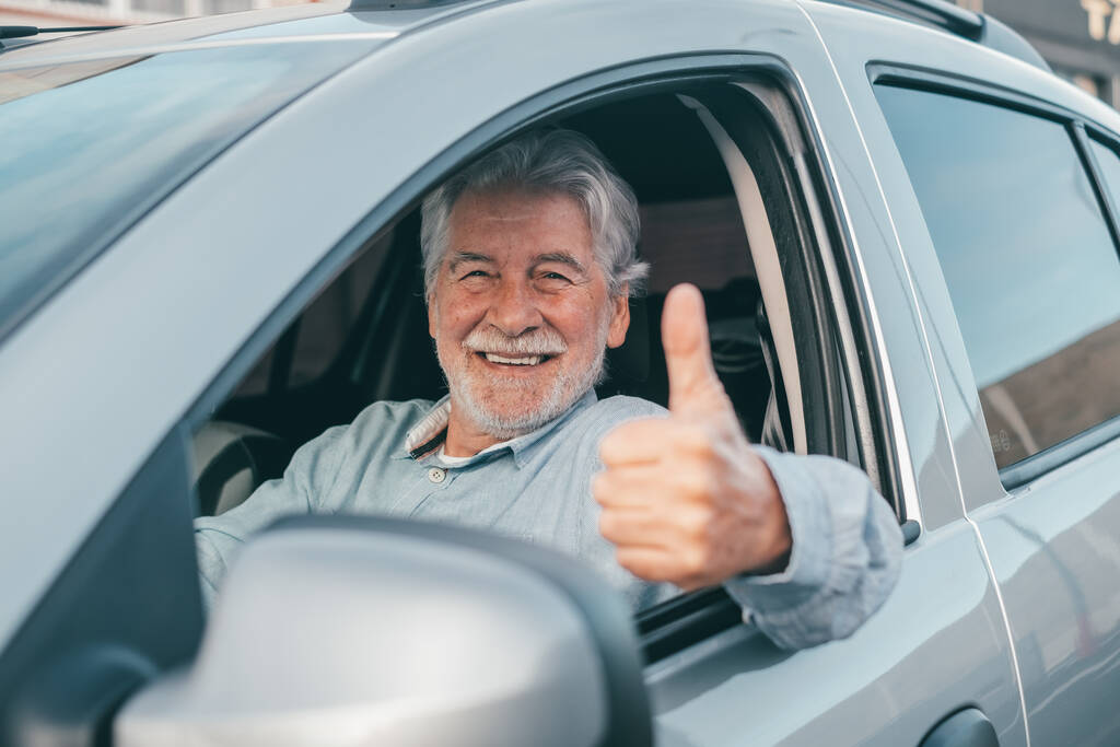 senior in car